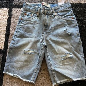 Boys Levi’s light wash Jean shorts
